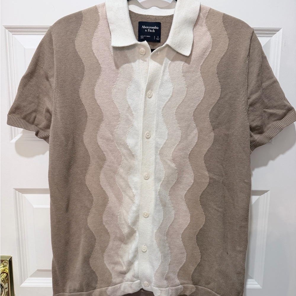 A&F Short-Sleeve Wave Knit Polo Shirt - Brown & Cream - Picture 2 of 5